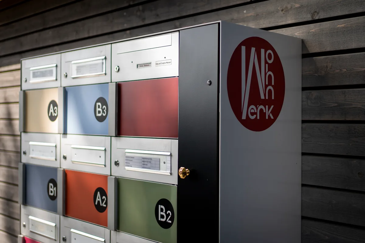 Mehrere Briefkästen im Rütner Wohnwerk.